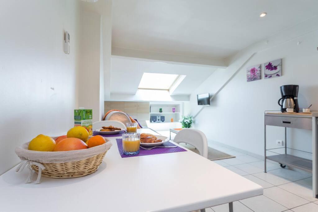 Port 2 - Spacious And Central W Ac On The Port Apartment *